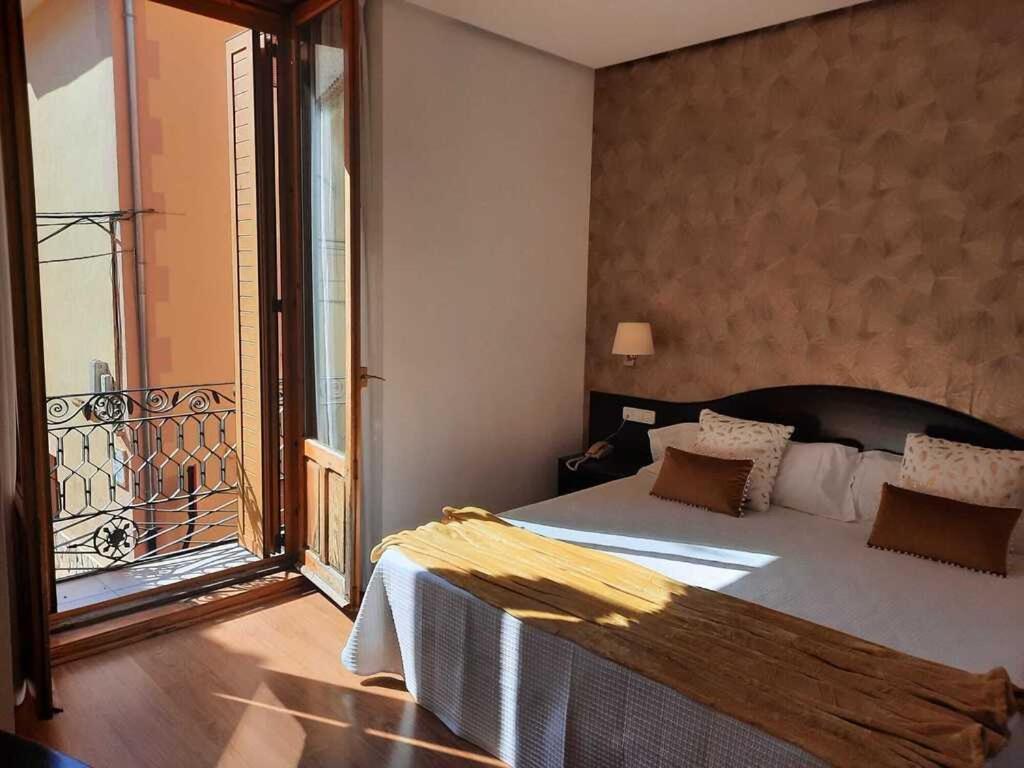 Hotel Villa De Biar Shc Bagian luar foto